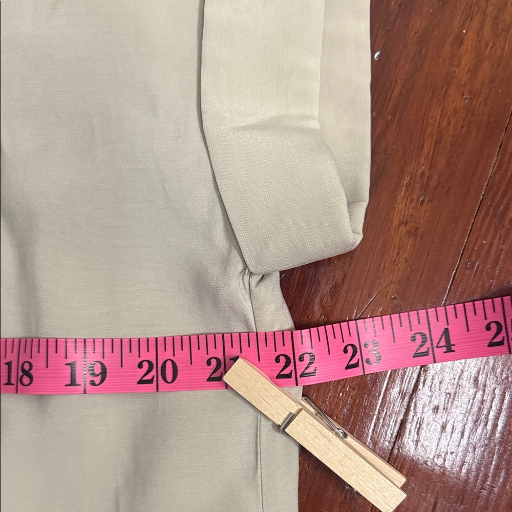 Max Studio Beige Button-Down Shirt NWT - Picture 8 of 11